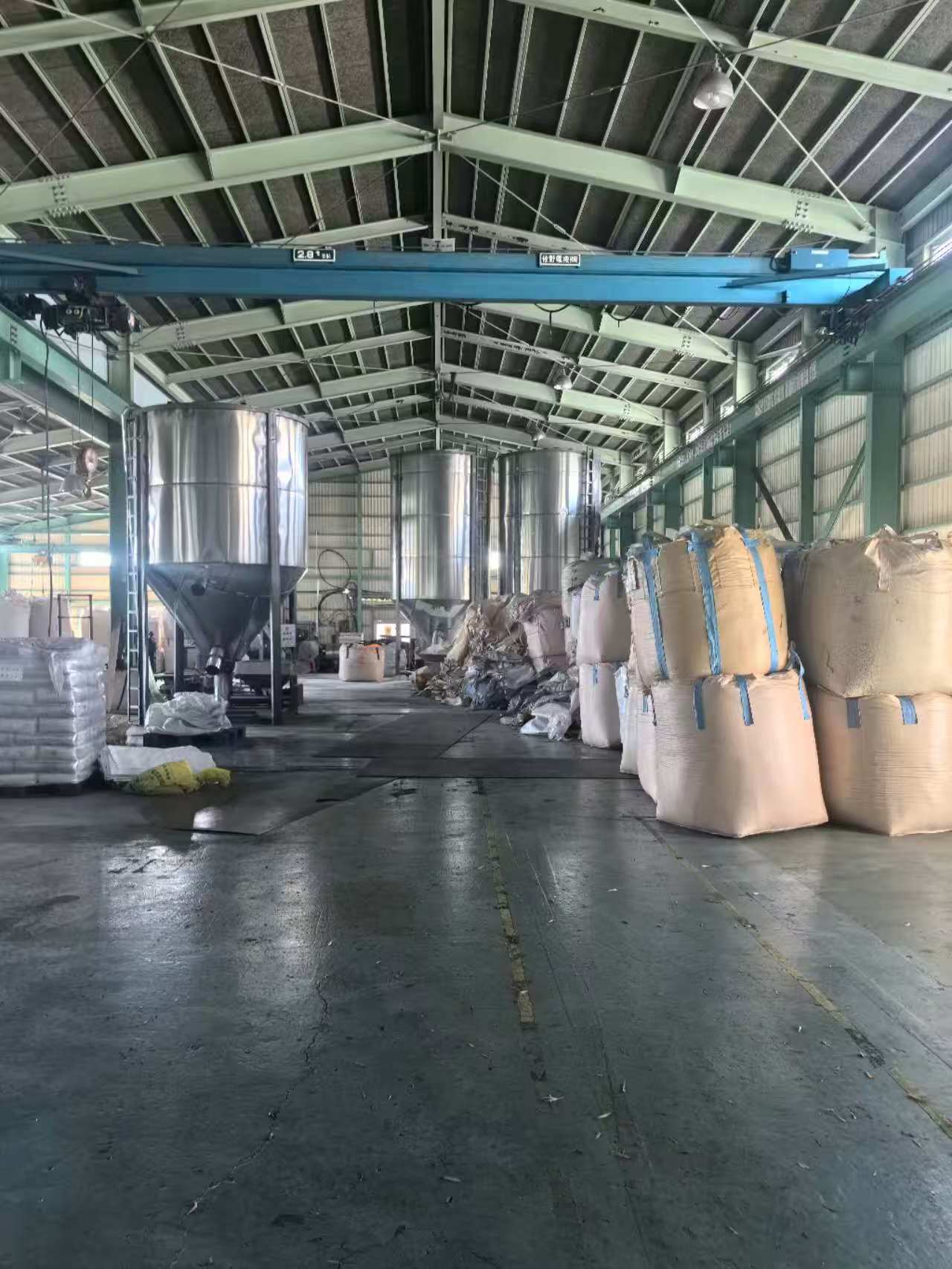 再生PE樹脂ペレットの保管倉庫|志遠株式会社